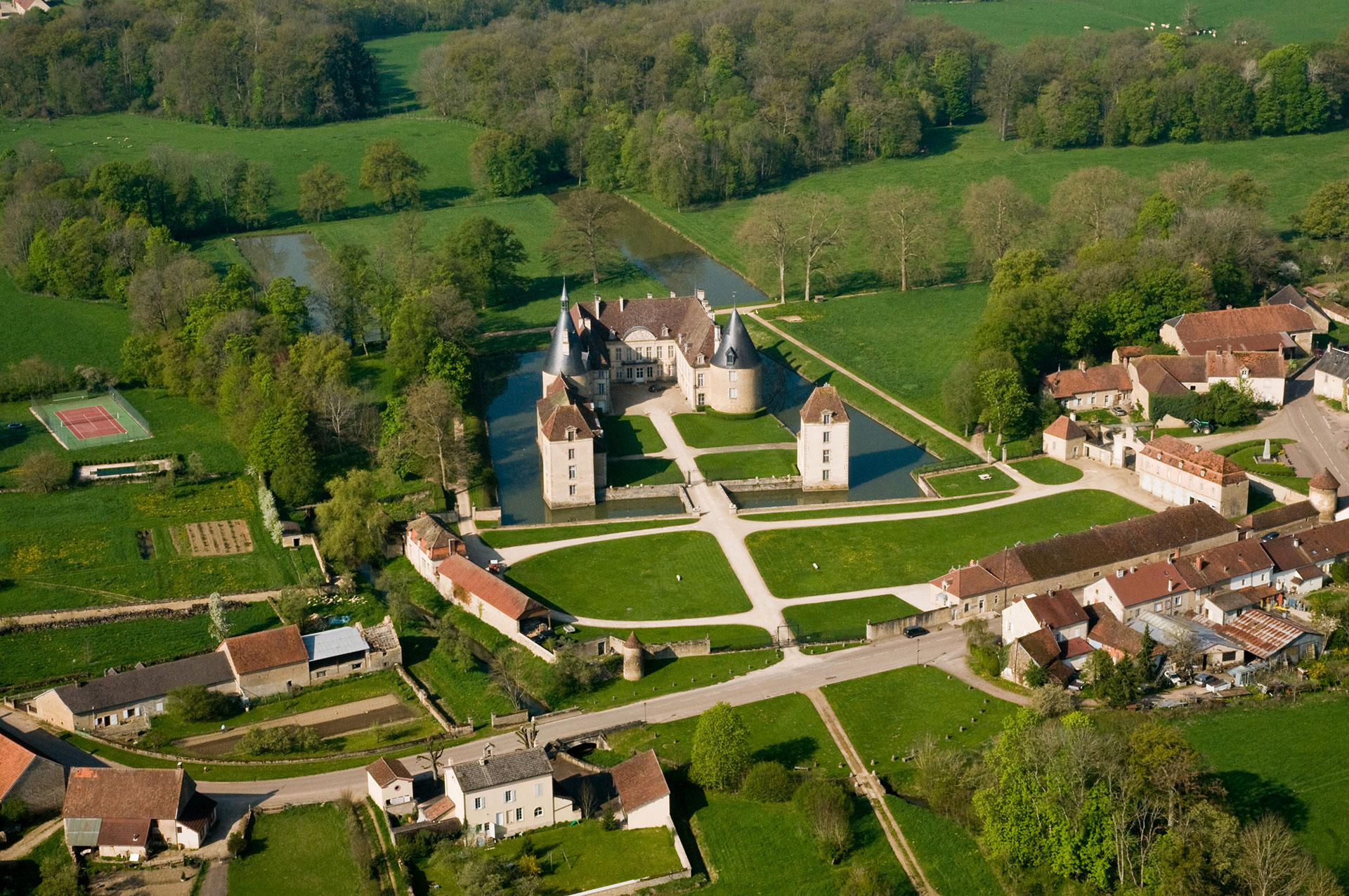 un chateau vu du ciel