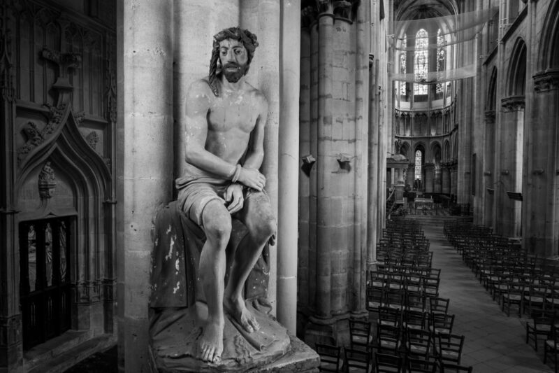 statue de Jesus assis